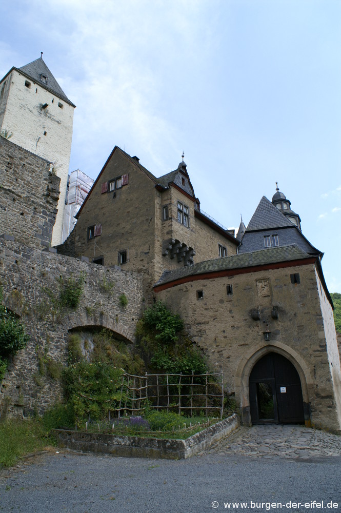 Schloss Bürresheim | Burgen Der Eifel